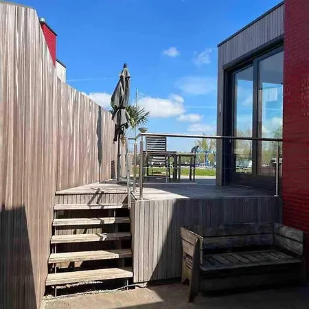 Luxury In A Quiet Park By Esmeer *