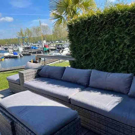 Luxury In A Quiet Park By Esmeer * Aalst