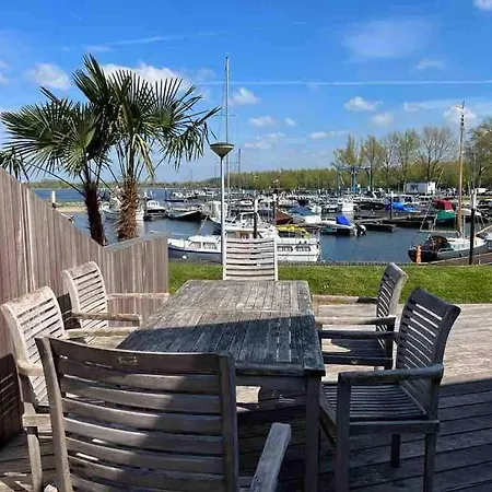 Luxury In A Quiet Park By Esmeer Holiday home *