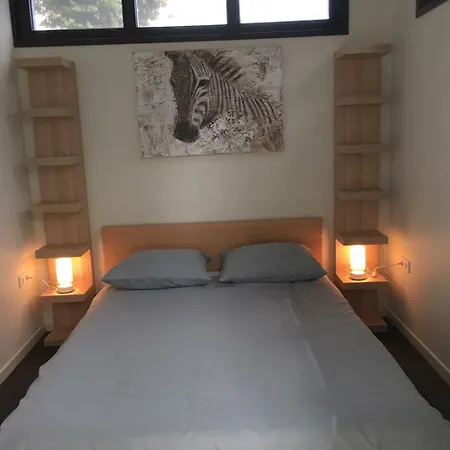 Luxury In A Quiet Park By Esmeer