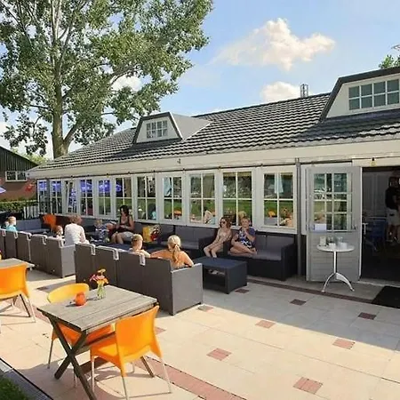 Luxury In A Quiet Park By Esmeer Сasa de vacaciones Aalst