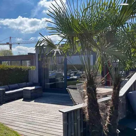 Luxury In A Quiet Park By Esmeer Aalst