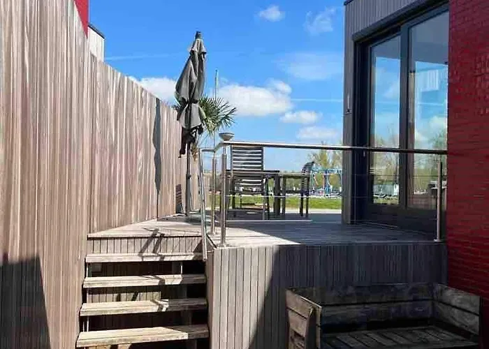 Luxury In A Quiet Park By Esmeer *