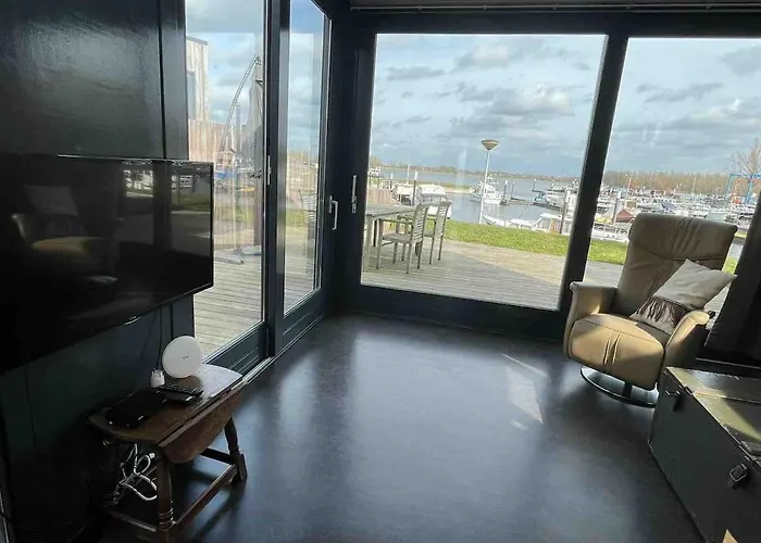 Luxury In A Quiet Park By Esmeer Сasa de vacaciones *