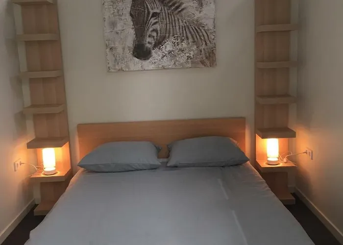 Luxury In A Quiet Park By Esmeer